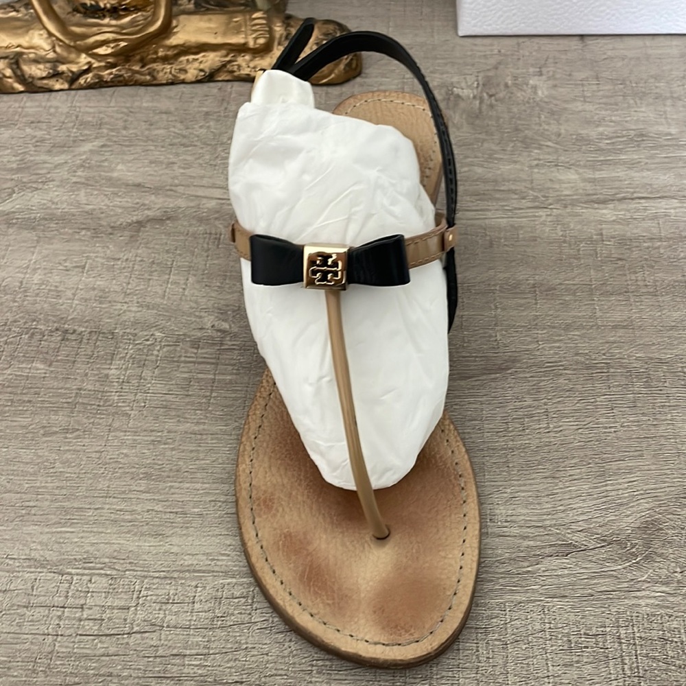Tory Burch bow wedge size 7